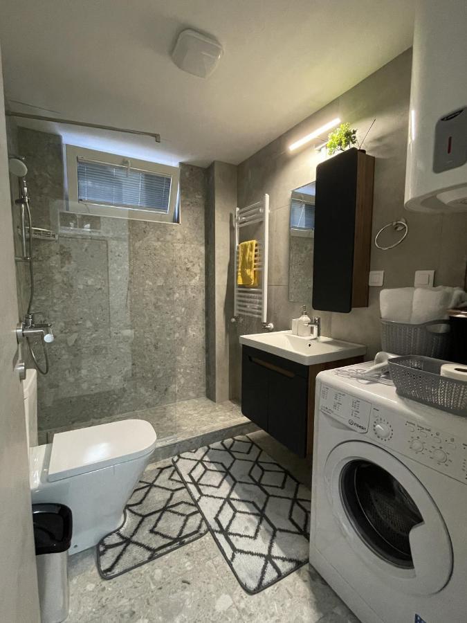 Roosevelt Apartment Skopje Bagian luar foto
